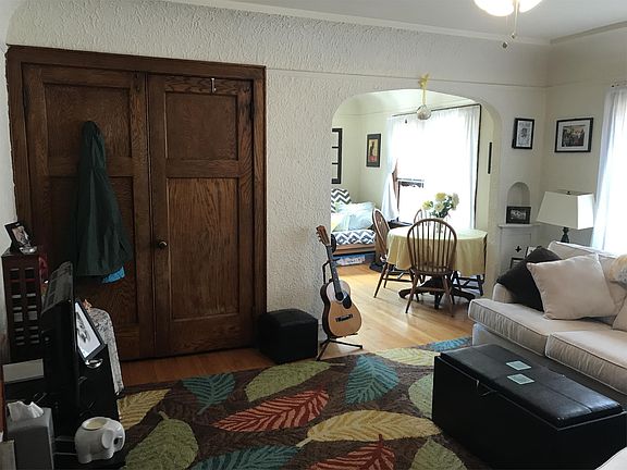 3rd image of 3273 S Kinnickinnic Ave APT 4