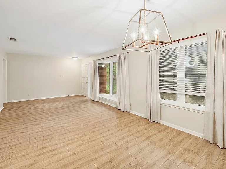 8609 Melshire Dr — Photo 14