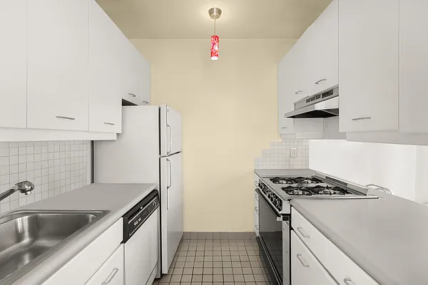 Rented by Douglas Elliman | media 5