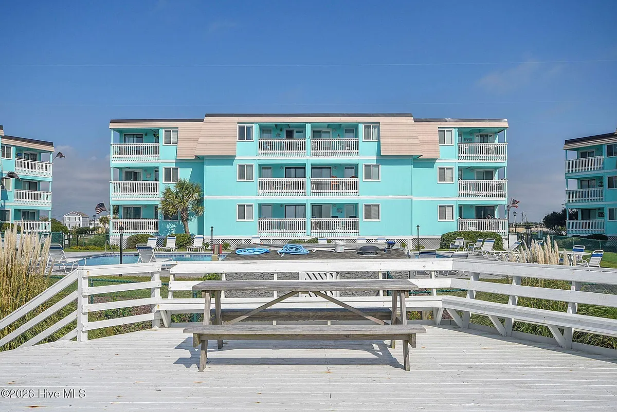Building Photo - 301 E Commerce Way Rd #329