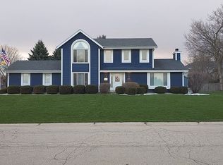 W238N5919 Essex Cir, Sussex, WI 53089