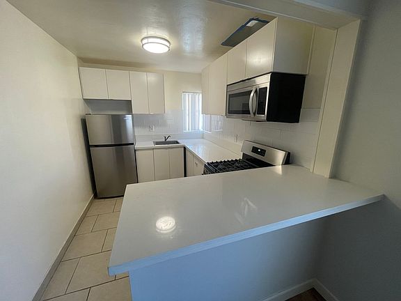 2nd image of 725 Ensenada Ct #727