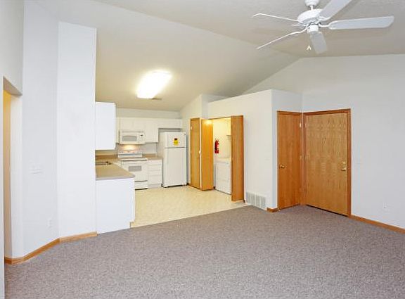 3rd image of 30 Green Meadow Ct Unit 4