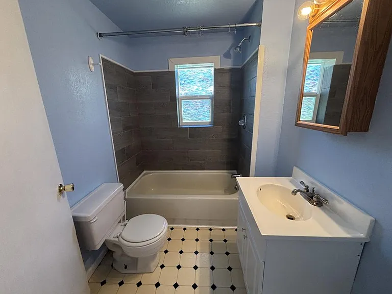 235 Curtis St — Photo 9