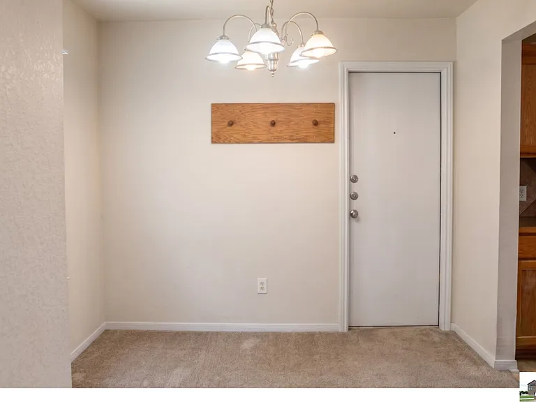310 Janelle Dr #B — Photo 2