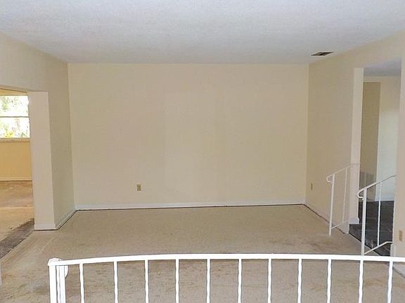 4th image of 1034 Idlewild Dr N