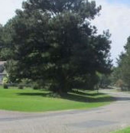 Exterior Neighborhood (street photo)