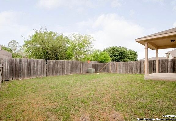3rd image of 2919 Candleside Dr