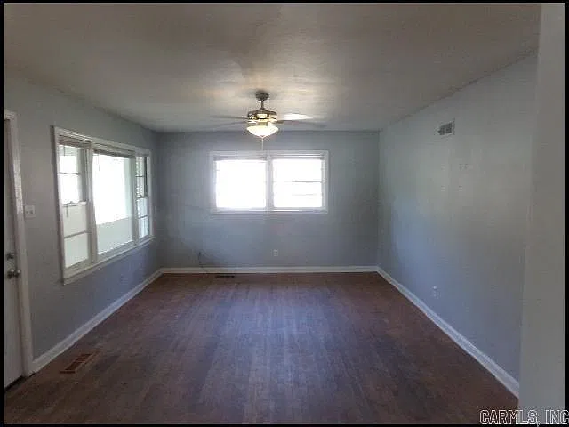 4 bed, 2.0 bath, 1593 sqft, $1,200 — Photo 2