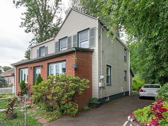2nd image of 204 Vine St