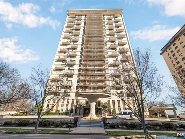 160 Overlook Ave APT 3A, Hackensack, NJ 07601