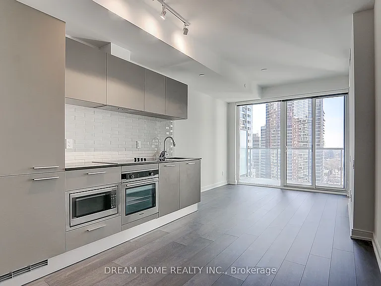 3 Gloucester St #1913 — Photo 8