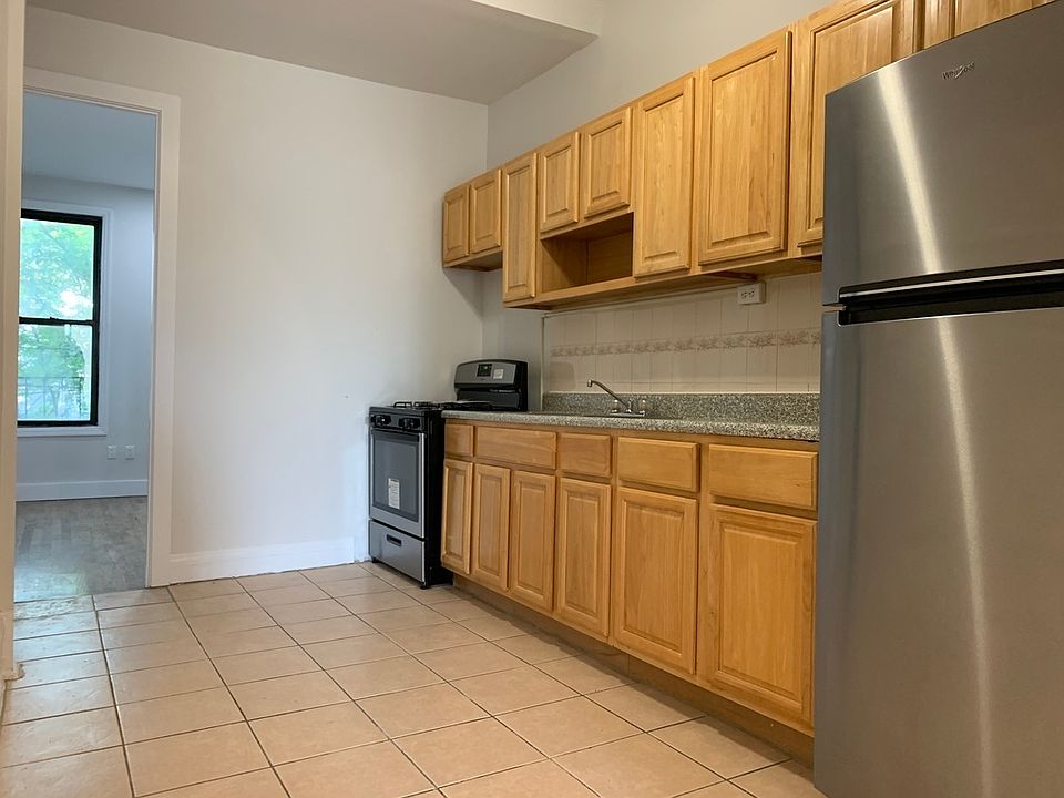 1st image of 350 Melrose St #2RR