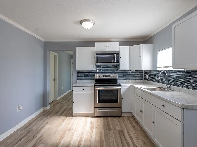 1840 Ollie St — Photo 11