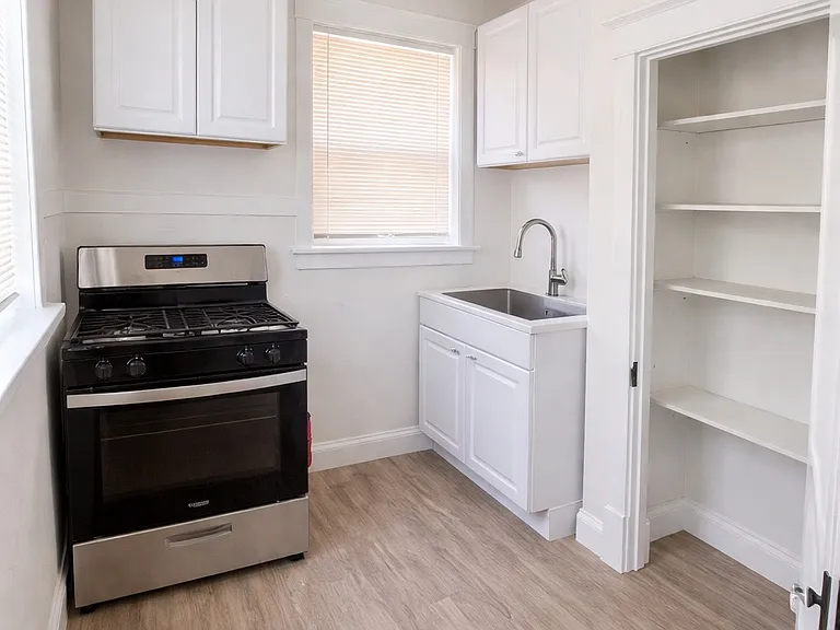 5335-1 E Bancroft Ave #2E-5335 — Photo 8