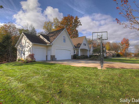 3rd image of 7854 Queenie Ct