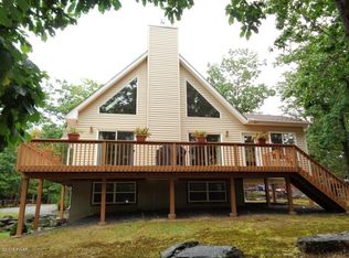 101 Bowsprit Ln, Lackawaxen, PA 18435