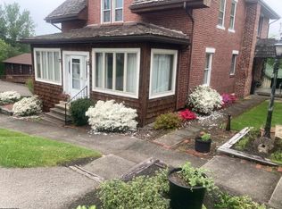 109 Brown St, Thomas, WV 26292