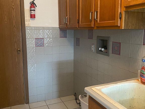 5th image of 242 Palmdale Dr