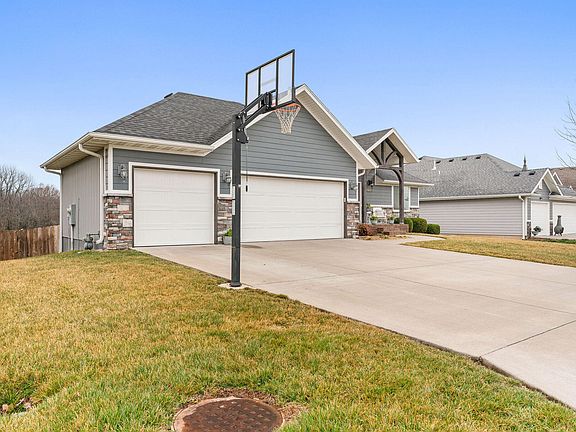 3rd image of 1201 S Natchez Road