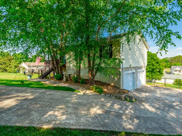 1012 Harvest Knoll Ln, Soddy Daisy, TN 37379