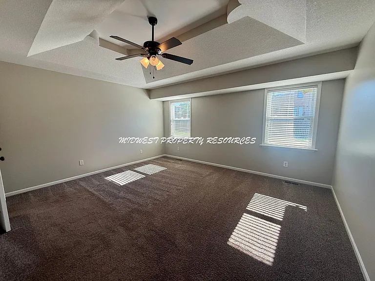 1209 SE Bridgehampton Way — Photo 8