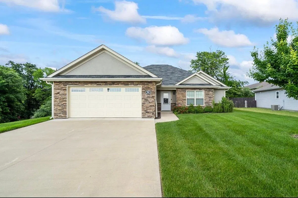 701 Rutland Dr — Photo 1