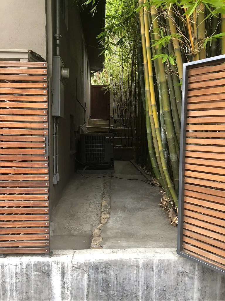 3589 Division St — Photo 3