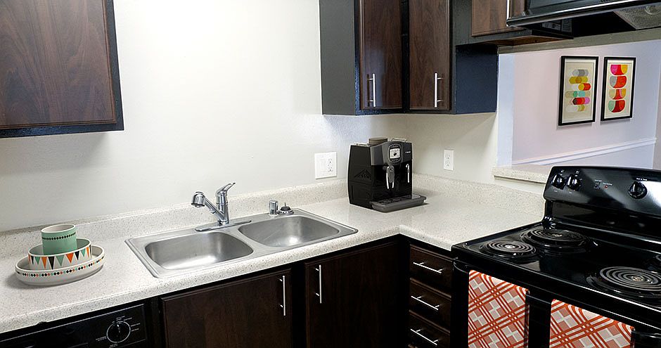 Indiana Village Apartments Kitchen, Lubbock Texas