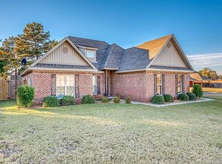 2000 Landee Ct, Deatsville, AL 36022