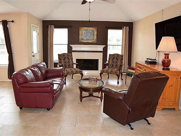 5th image of 14103 Cornelia Dr