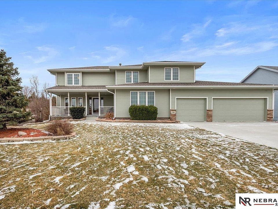 1st image of 2205 Oriole Dr