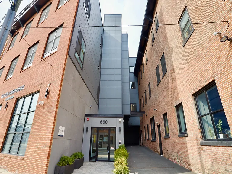 660 Grand St #314 — Photo 29