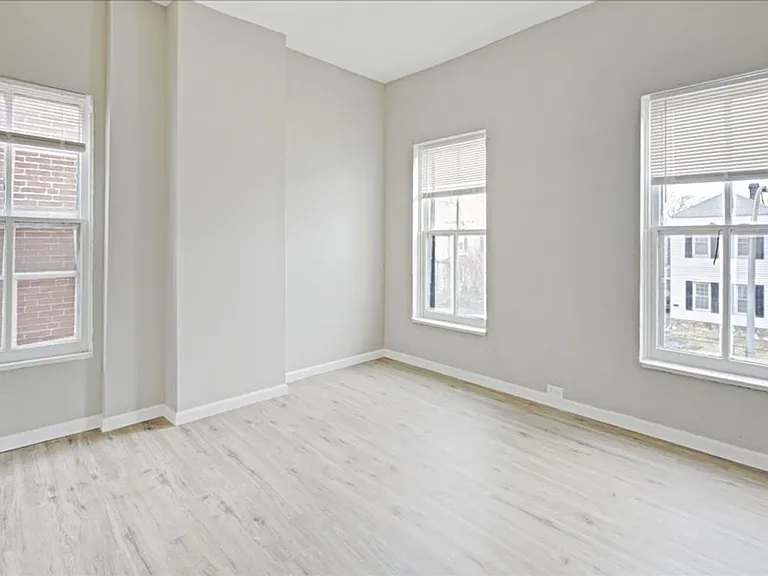 6730 Vermont Ave — Photo 17