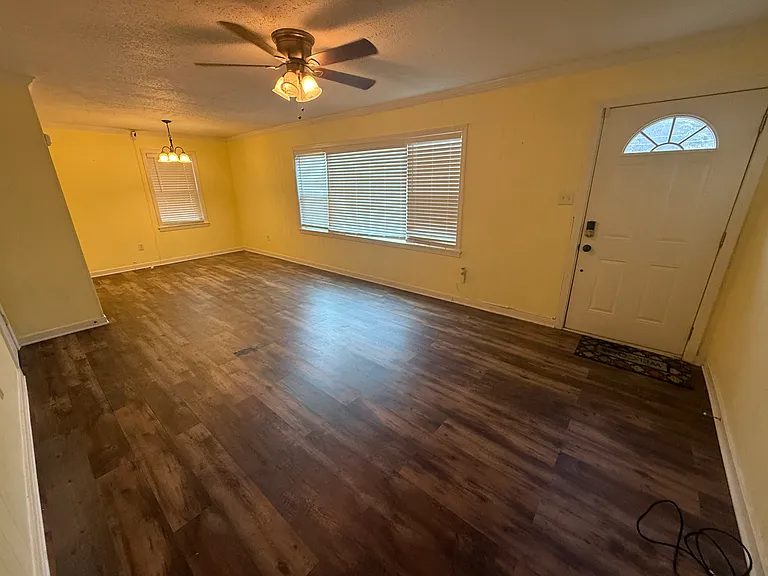 205 Pecan Park Dr — Photo 4