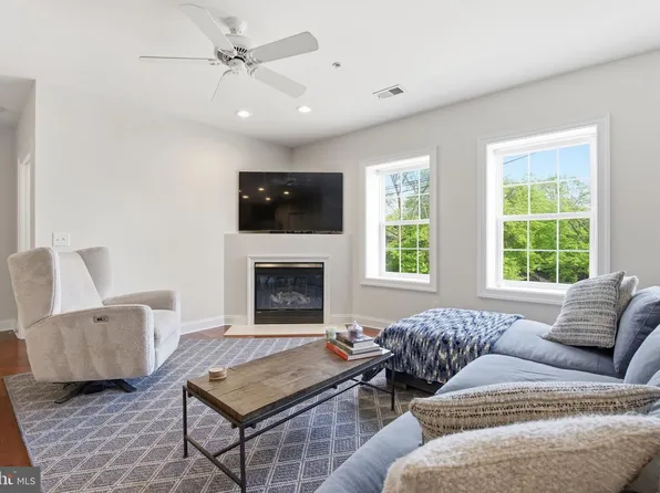 43 Shaw St APT G, Annapolis, MD 21401