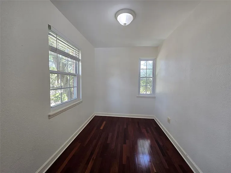 300 Cypress Creek Cir — Photo 16