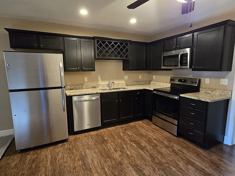 21601 Westover Cir — Photo 8