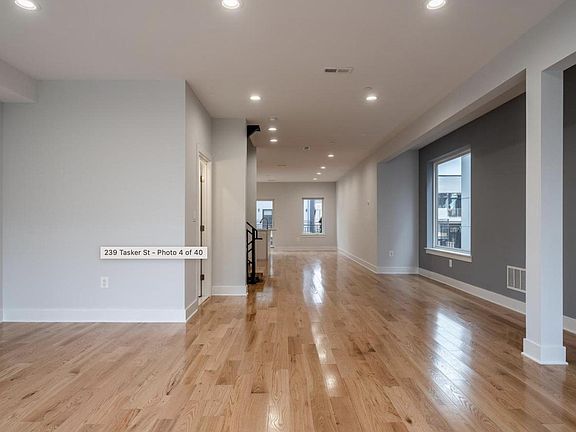 2nd image of 237 Tasker St