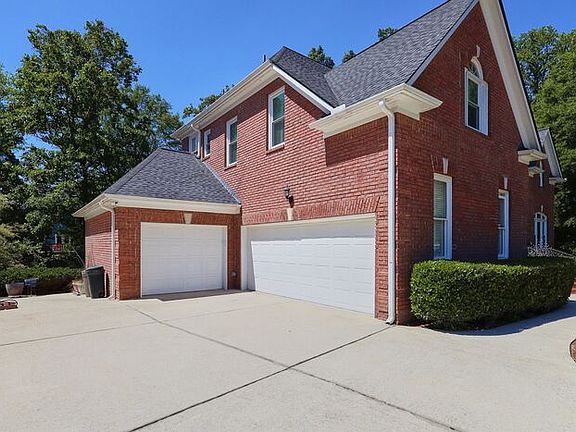 3rd image of 2381 Oak Grove Mdws