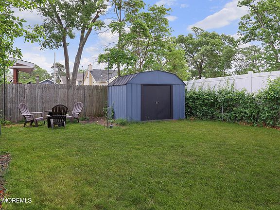 5th image of 479 Monmouth Avenue
