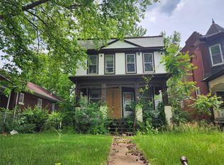 826 Sycamore St, Belleville, IL