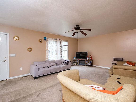 4th image of 2858 Prairie Ln