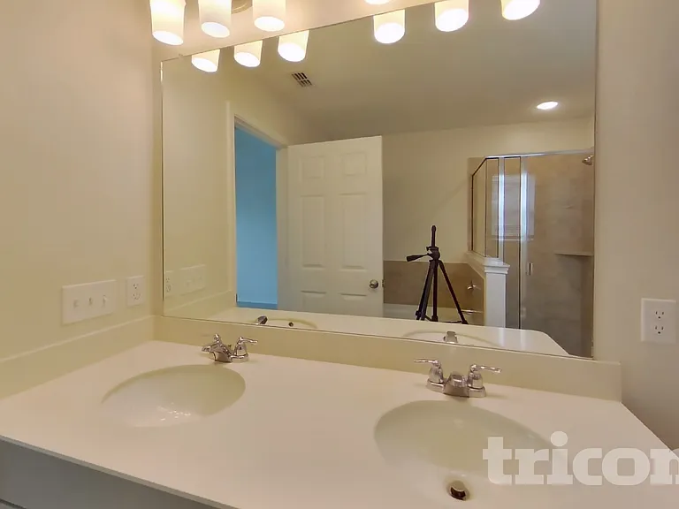 1125 Waggoner Dr — Photo 9