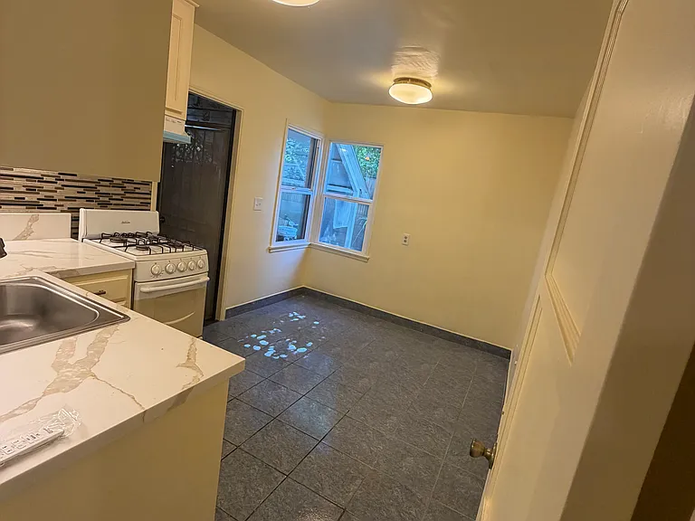 5887 Gardenia Ave #5887 — Photo 19
