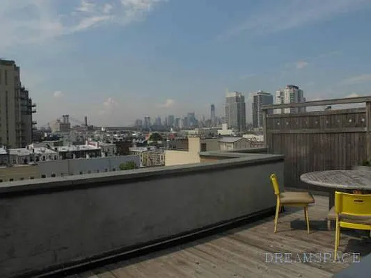 Rented by Dream Space Realty | media 8