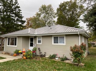 215 Augusta Dr, Mahomet, IL 61853