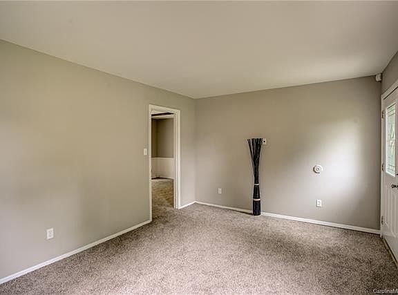 3rd image of 5514 Sunfield Dr