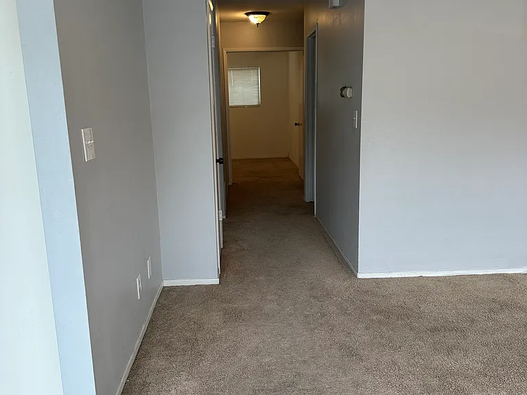 1075 Springs Ln — Photo 21
