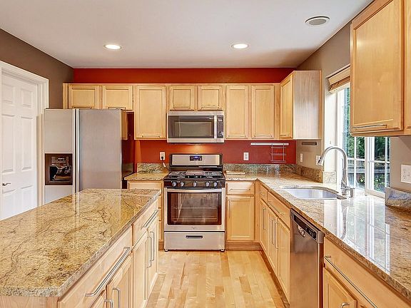 2nd image of 23311 NE 8th Pl